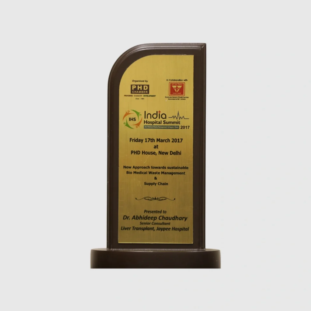 Token of Appreciation by India Hospital Summit 2017